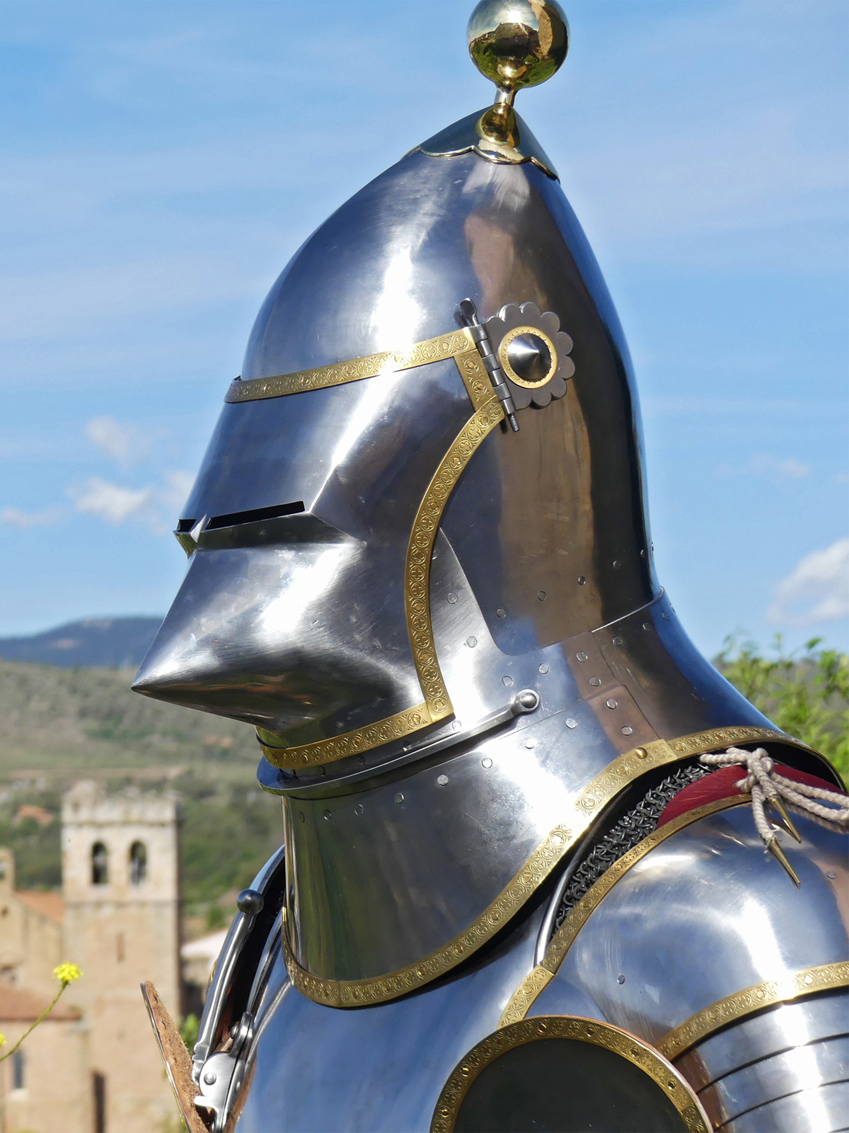 Armour for the beginning of the XV century mainly inspired by depictions from the Altar of St. George of the Valencian school, circa 1410. Spanish armour reproducted from medieval art, worn by my Spanish customer on Spanish soil - it's a wonderful compilation of circumstances, which bring history back to life.