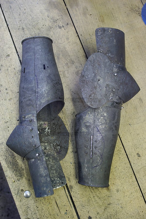 Narczaki pytowe w produkcji/Plate arm harness in production