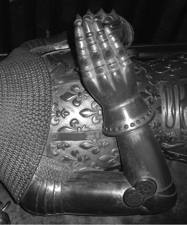Naręczaki płytowe z nagrobka Edwarda Czarnego Księcia/Plate arm harness from effigy of Edward The Black Prince