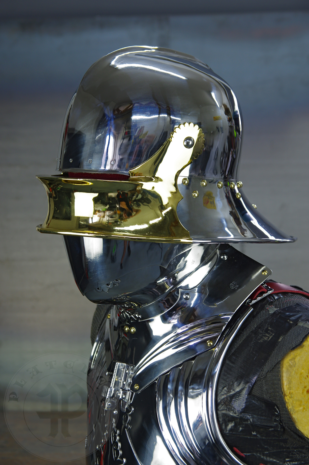 The high gothic set circa 1480-1485 in Helmschmied style consists of sallet, bevor and cuirass. They are made of steel in various thickness: 2 mm; 1,5 mm and 1,2 mm and heat hardened and tempered up to 42 HRC for cuirass with bevor and 38 HRC for sallet. The visor, lower lames and tassets are brass gilded. I also crafted handmade steel buckles for this set. Overall it involved around 850 of work hours to make it.
